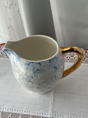 Anthropologie Eleodora Ice Blue Marble Pitcher – Gold Plated Handle – 6.25"